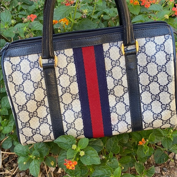 Authentic Vintage Gucci Boston bag - Picture 2 of 13